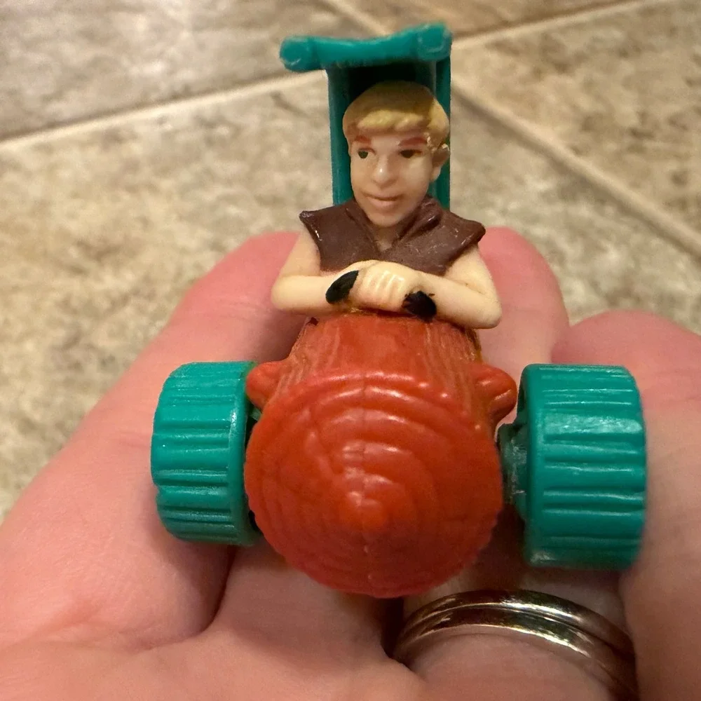 Vintage Flintstones Fred Flintstone Toy Car Ride Mini Figurine Collectible‎